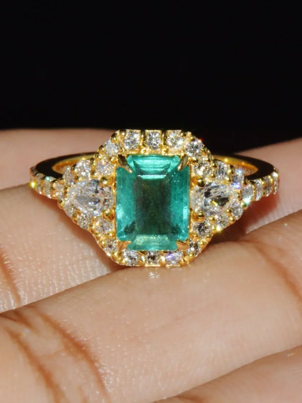 Certified Natural 2.82CTS Emerald Diamond Solid 18K Yellow Gold Halo Ring
